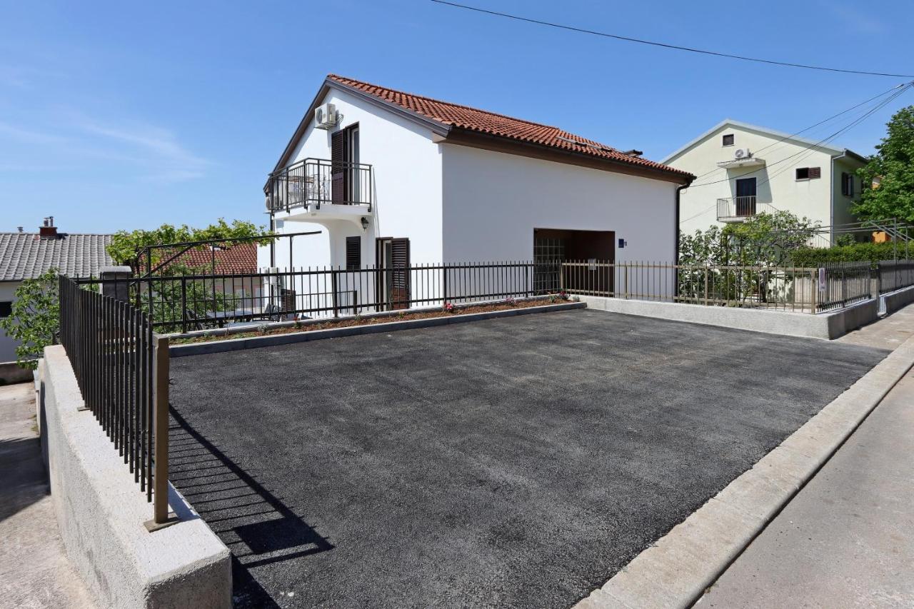 Apartments And Rooms With Parking Space Selce, Crikvenica - 2362 Exterior photo