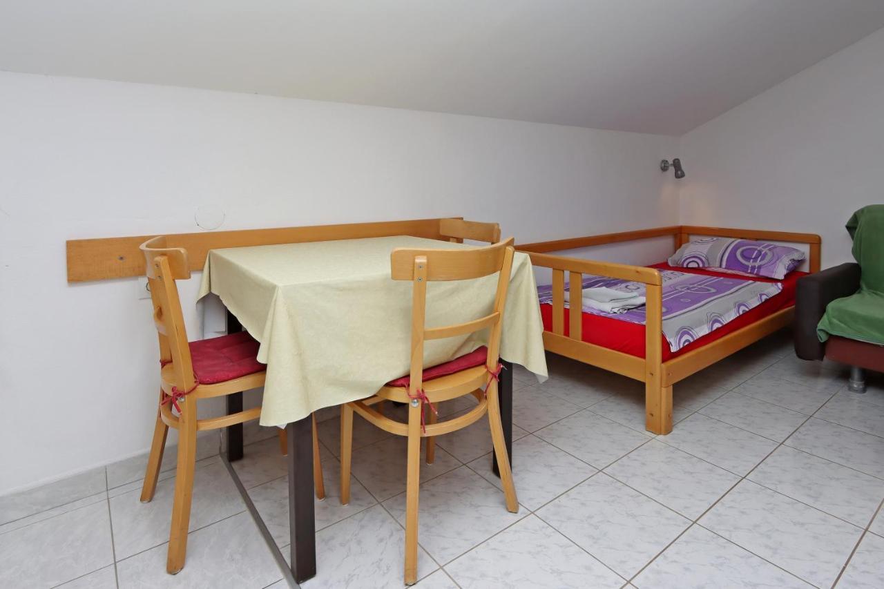 Apartments And Rooms With Parking Space Selce, Crikvenica - 2362 Exterior photo
